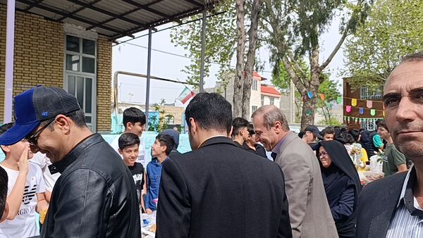برپایی بازارچه کار و فناوری در دبیرستان شهید بهشتی آشخانه
