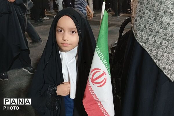 هم‌صدایی دانش‌آموزان دبستان هدی در تجمعات شبانه مردمی علیه صهیونیست