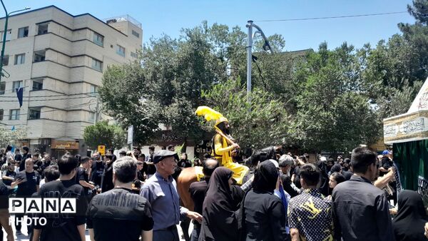 قافله عزاداری ظهر تاسوعا به یاد علمدار کربلا