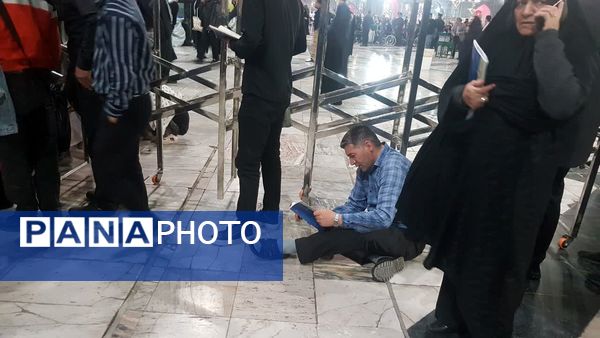 شکوه حضور زائران ومجاوران حرم مطهر رضوی در مراسم شب قدر نوزدهم ماه رمضان