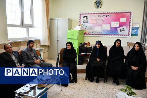 حضور امام جمعه، فرماندار و مدیر آموزش پرورش مه ولات در مدارس شهرستان