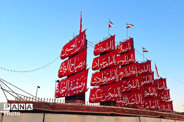 حماسه حضور مردم ایران در مراسم تشییع رهبر شهید