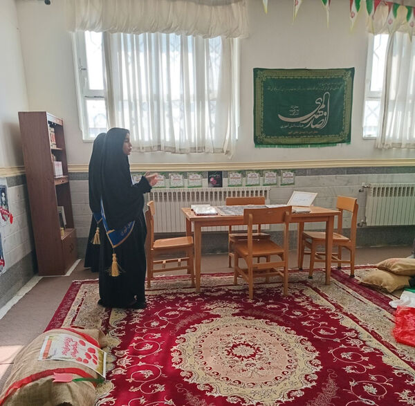 حال و هوای نمایشگاه مدرسه انقلاب در شهر جعفریه قم