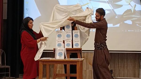 آیین رونمایی از مجموعه داستان «چه‌پکێ تیشک»؛ تجلیل از خلاقیت نویسندگی دانش‌آموزان شهرستان دیواندره