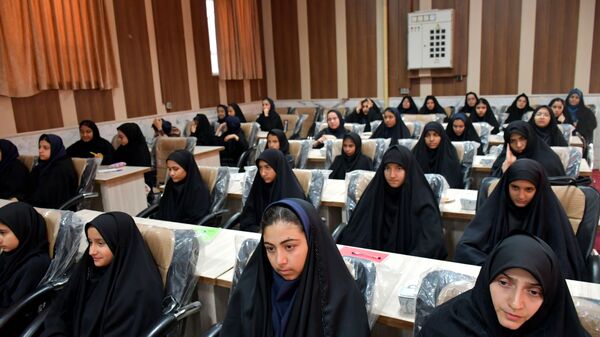 کارگاه هوش مصنوعی ویژه دانش‌آموزان دختر مقطع متوسطه اول شهرستان مه‌ولات