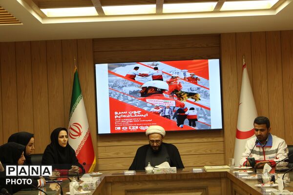 افتتاح خانه هنرمندان جمعیت هلال احمر همدان با هدف جذب هنرمندان شاخص