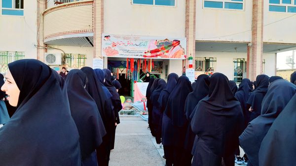 نواخته شدن زنگ مهر در  مدارس شهرستان لنده