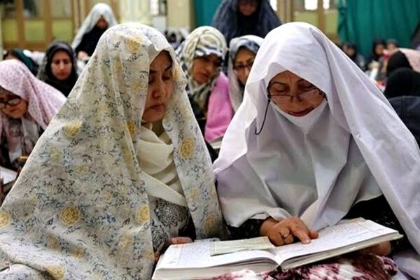  نوجوانان در اعتکاف مسجد امام حسین تهران