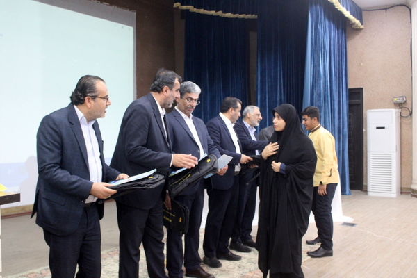 تجلیل از نخبه‌های چهل و دومین دوره مسابقات قرآن، عترت و نماز ، فرهنگی و هنری و پویش مهر استان بوشهر