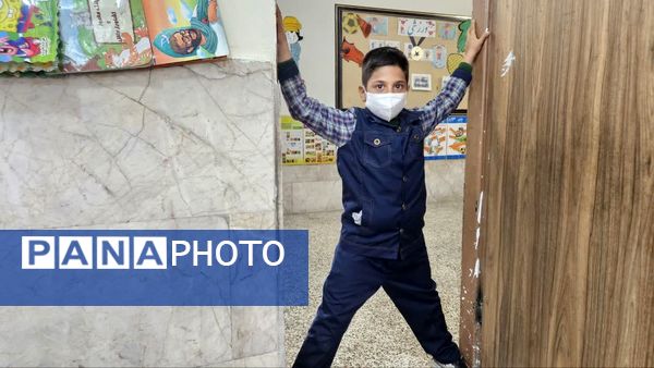 مانور زلزله در دبستان شهید رحیمی ناحیه۱