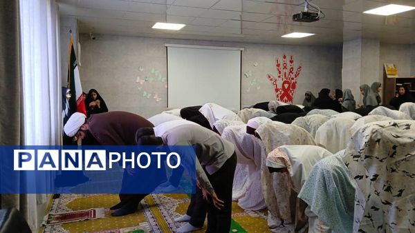 نماز جماعت به امامت امام جمعه‌‌‌ی موقت میناب