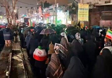 خروش مردم در بیعت با سومین رهبر انقلاب اسلامی