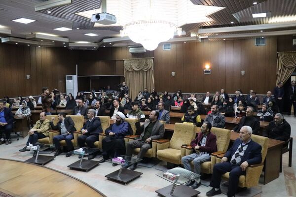 رونمایی کتاب «سه کبوتر حدادان» دانش‌آموز تبریزی