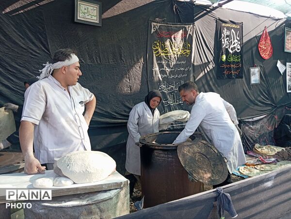 خدمت رسانی شبانه روزی موکب ها به زائران امام رضا (ع) 