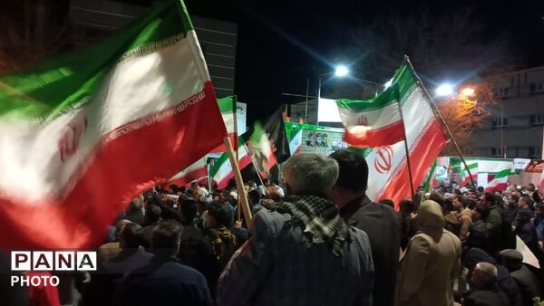 گردهمایی مردم اسدآباد در خیابان‌ها