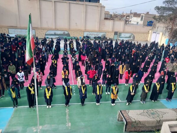 چهارشنبه متفاوت با حضور مدیر آموزش و پرورش ناحیه یک در دبیرستان عفت
