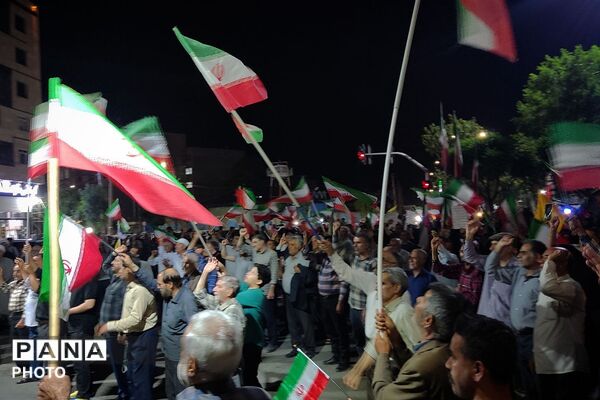  بازدید رئیس سازمان دانش‌آموزی شهرستانهای استان تهران از غرفه «با انرژی‌ها» در منطقه کهریزک