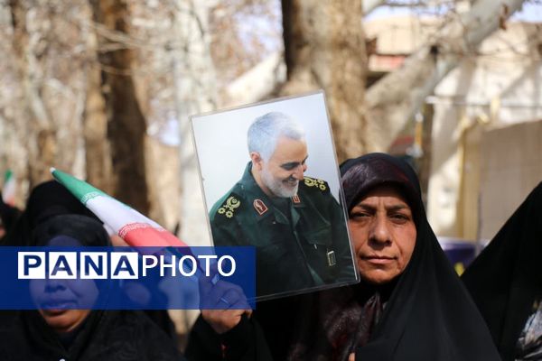 انقلاب را نسل جدید ادامه می دهند