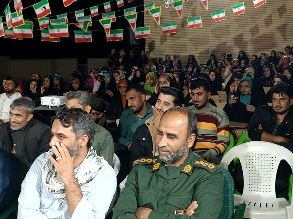 برگزاری جشن دهه فجر در مدرسه راهیان ولایت بشاگرد