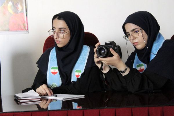 دیدار نماینده مردم ساری و میاندرود در مجلس شورای اسلامی با دانش‌آموزان مازندران