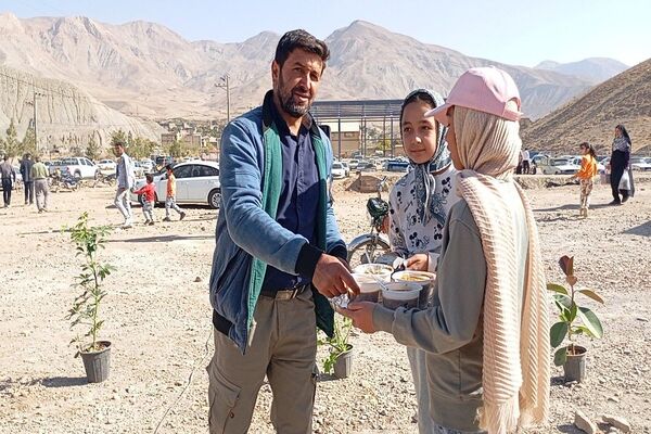 آغاز مراسم روز شهر بار با افتتاح نمایشگاه محصولات محلی و صنایع دستی