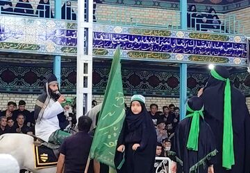 طنین نوای تعزیه خوانی در روستای پیکان اصفهان