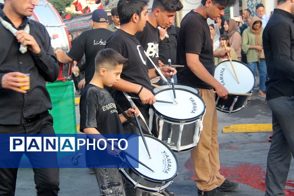 حضور نسل سوم حسینی در تاسوعا