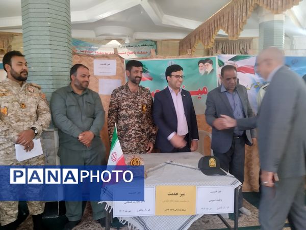 میز خدمت آموزش و پرورش باخرز در نماز جمعه