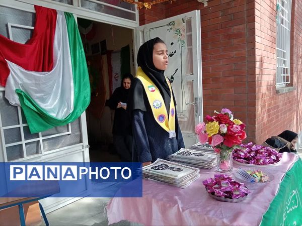 جشن میلاد منجی عالم بشریت در دبیرستان مادر مهربان خلیل آباد