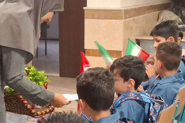 جشن کلاس اولی ها در دبستان باقرالعلوم ناحیه یک شهرری