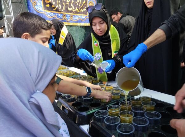برپایی موکب سازمان دانش‌آموزی و رادیو پانا خراسان جنوبی در مسیر پیاده‌روی جاماندگان اربعین 