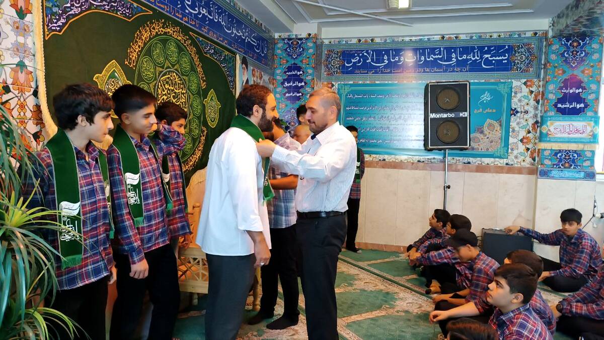 جشن پرشور عید غدیر خم در مدرسه شهدای مدافع حرم منطقه ۱۰ تهران