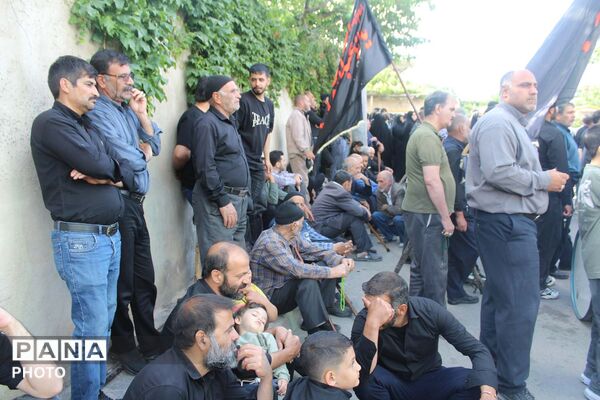 خاکسپاری دو شهید جنگ سوم در گلزار شهدای روستای فردو