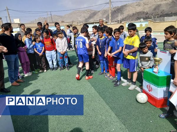 قهرمانان مسابقات جام ایرانیان یادواره شهدای دانش‌آموزی جنگ ۱۲ روزه در چاروسا معرفی شدند