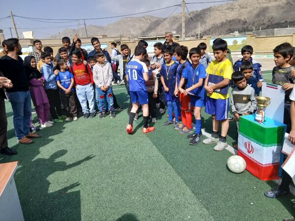 قهرمانان مسابقات جام ایرانیان یادواره شهدای دانش‌آموزی جنگ ۱۲ روزه در چاروسا معرفی شدند