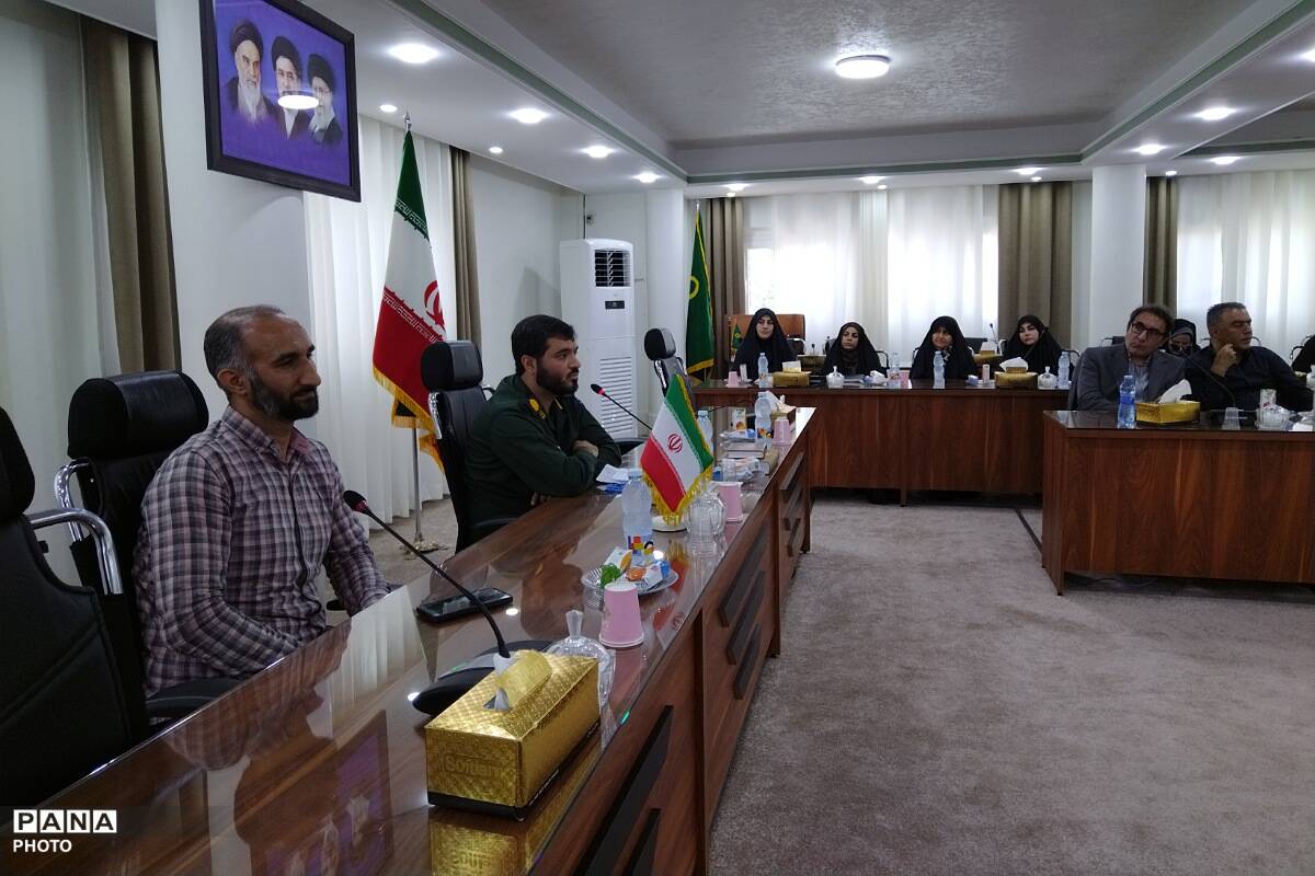 نشست بصیرتی هفته دفاع مقدس در چهاردانگه