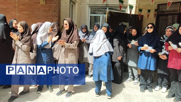 جشن روز معلم دبیرستان شهیده محبوبه دانش 