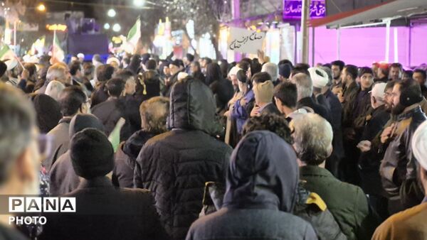 راهپیمایی عظیم و خونخواهی مردم فارسان در مراسم رهبر شهید