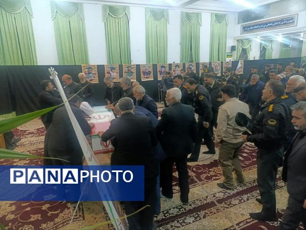  مراسم وداع با پیکر شهید جواد حسن زاده در مسجد امام علی(ع)