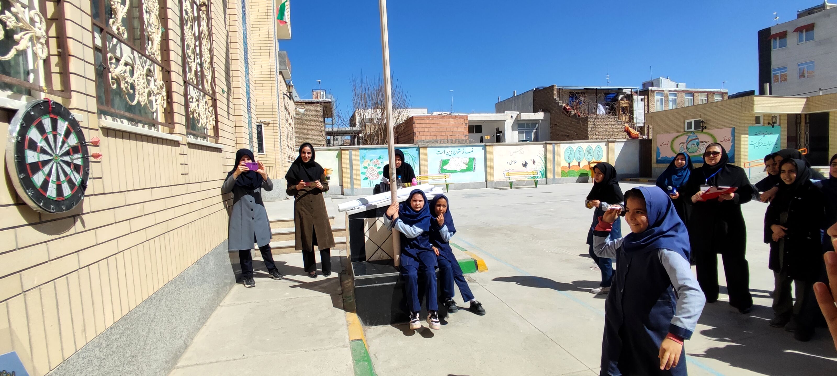 مسابقات استعداد یابی دارت در دبستان دخترانه آزادی شیروان