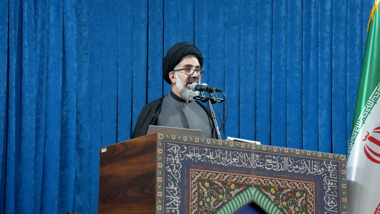 ملت ایران باید دشمن را در میدان اقتصاد تحریم کنند