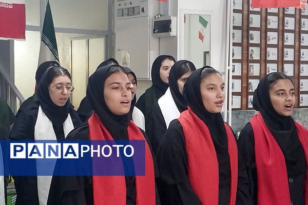 برپایی مدرسه انقلاب