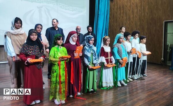 مراسم یادبود  امام مجاهد شهید در کانون فرهنگی و تربیتی رشد ناحیه 3 کرج
