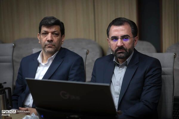 مراسم تجلیل از قهرمانان والیبال دانش‌آموزی ایران