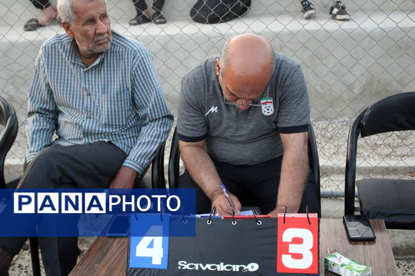 تیم چاهکوتاه قهرمان مسابقات روستایی مینی فوتبال جام پرچم شهرستان بوشهر 