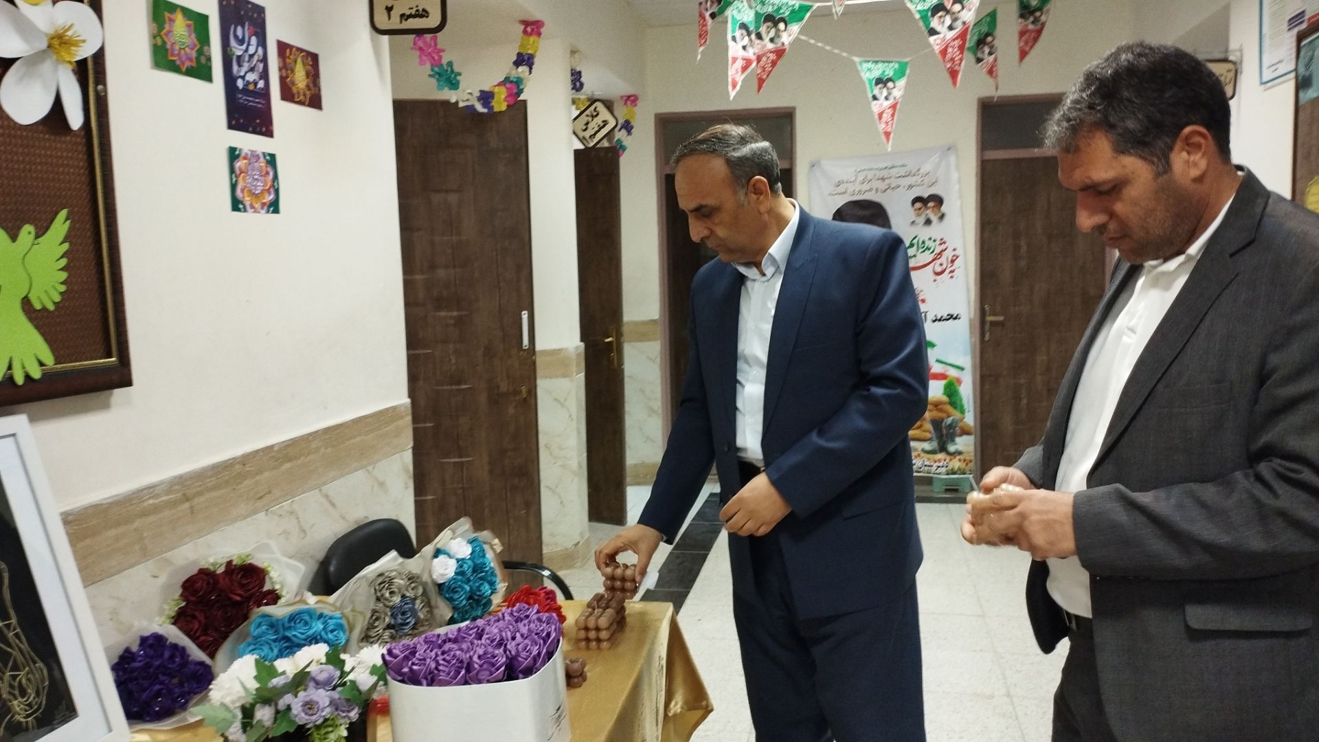 بازارچه کسب و کار دانش آموزی در دبیرستان شهید محمد آسوده خلیل آباد