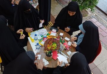 طلوعِ همدلی در خرم‌آباد؛ دختران انقلابی، پیام فرهنگ را به دلِ شهر بردند