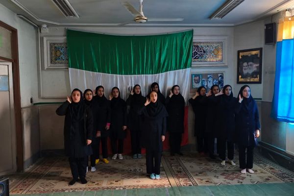 گرامیداشت ایام الله دهه فجر در دبیرستان رضوی شیراز