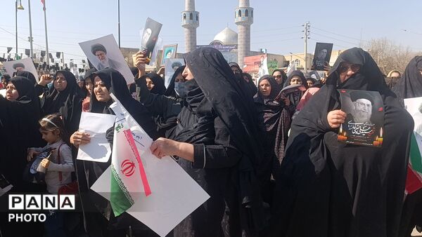 خروش انقلابی نمازگزاران سملقان در خیابان‌های شهر