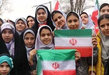 ضربان وطن در بهمن جاوید، حکایت عشقی که ریشه در خاک دارد